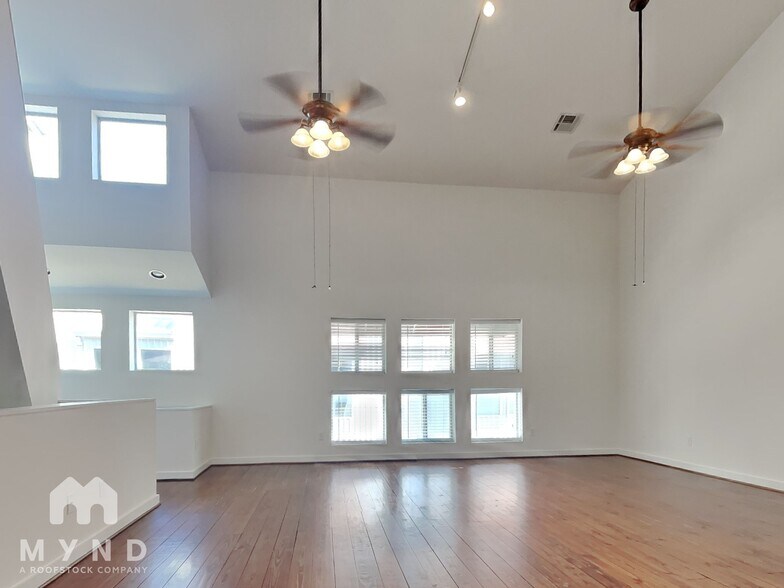 Building Photo - 6913 Ardmore St