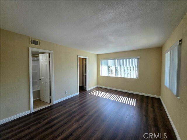 Building Photo - 308 N Camellia Ave