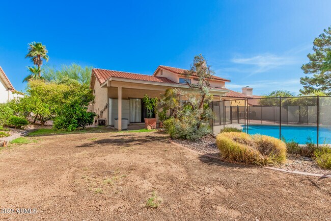 Building Photo - 816 E Forest Hills Dr