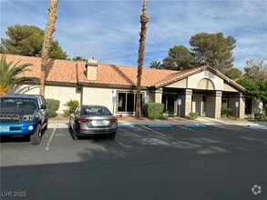 Building Photo - 2606 S Durango Dr