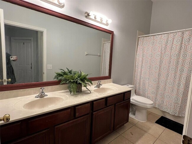 Building Photo - 923 Tramells Trail