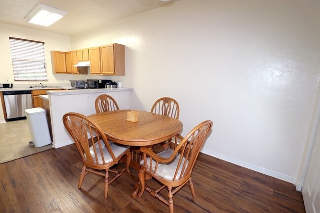 Building Photo - 4415 SW 34th St