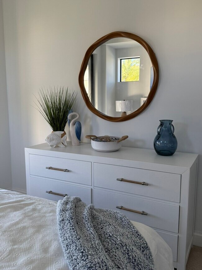 Building Photo - 1111 Central Ave