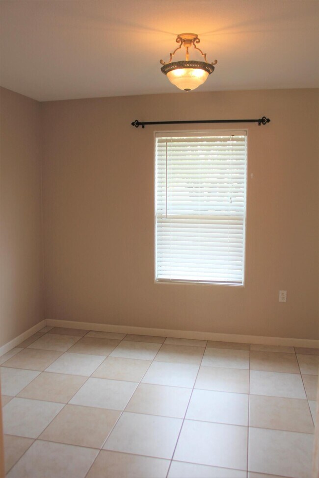 Building Photo - 8617 Olivera St