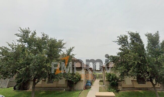 Primary Photo - 407 N Lotto Ln