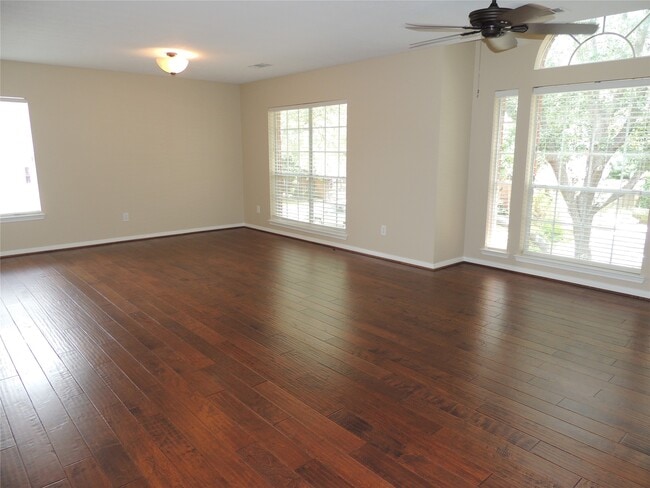 Building Photo - 1307 Westwick Forest Ln