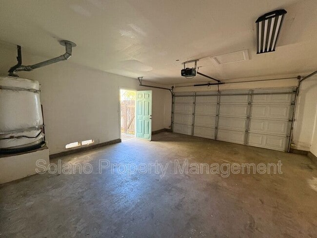 Building Photo - 1687 Highland Cir