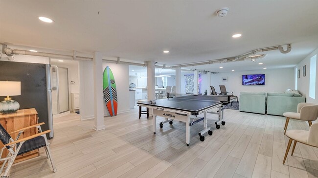 Building Photo - 6223 Winchester Ave