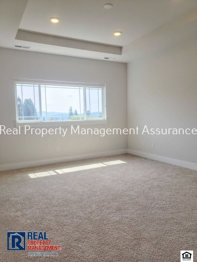 Building Photo - 16870 SW Rockhampton Ln