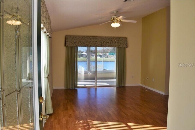 Building Photo - 29530 Waggle Dr