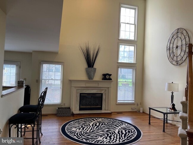 Building Photo - 10926 Bloomingdale Dr