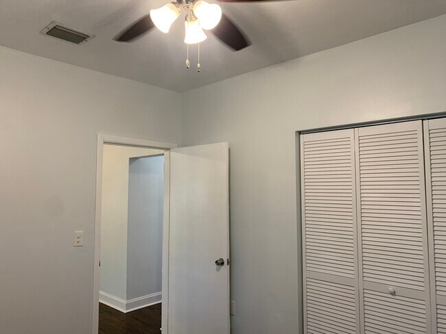 Building Photo - CHARMING KEY WEST HOME