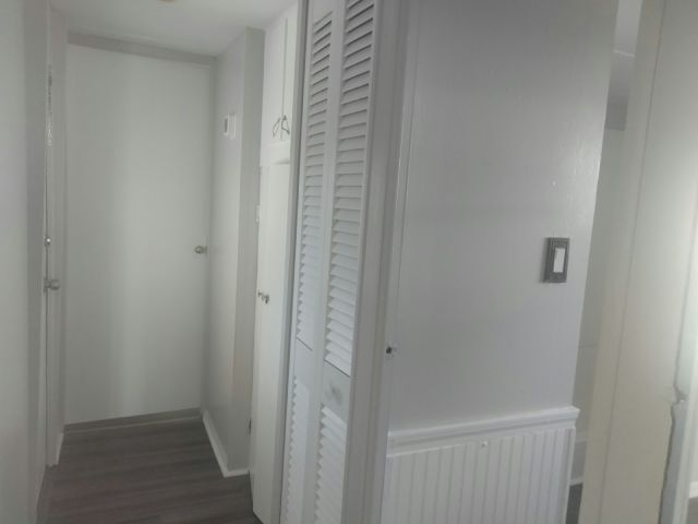 Building Photo - 108 50th Ave Terrace W