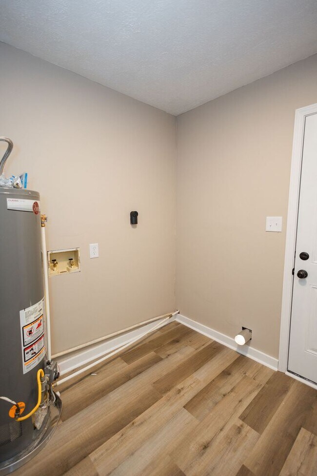 Building Photo - 732-732 Randall St