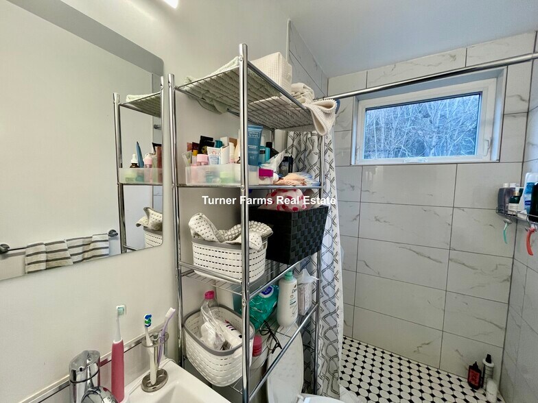 Building Photo - 1 Torpie St