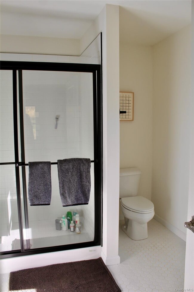 Building Photo - 3 Spruce Hl