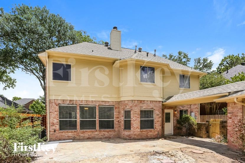 Building Photo - 5711 Parryville Dr