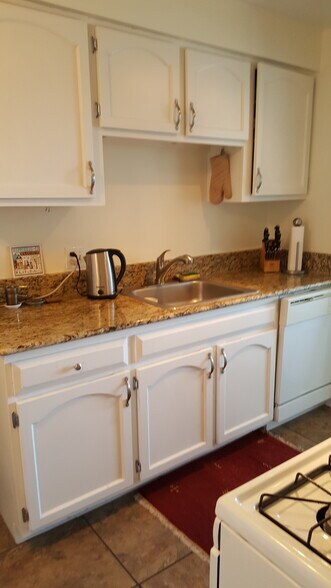 Building Photo - 12900 Lake Ave