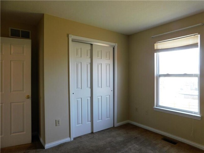 Building Photo - 1206 Carthage Dr