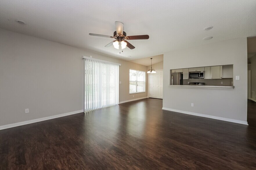 Building Photo - 12110 Woodglen Cir