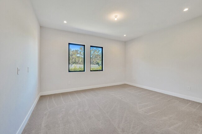 Building Photo - 5928 Brookfield Cir