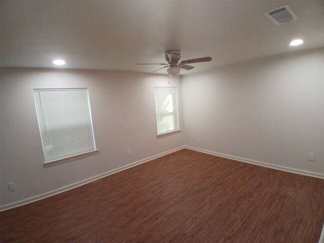 Building Photo - 503 Windmere Cir