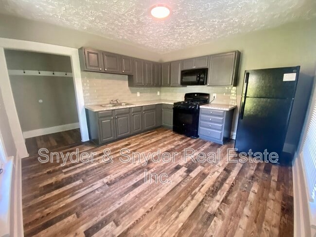 Building Photo - 999 W Exchange St