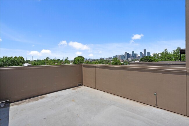 Building Photo - 3510 Saltus St