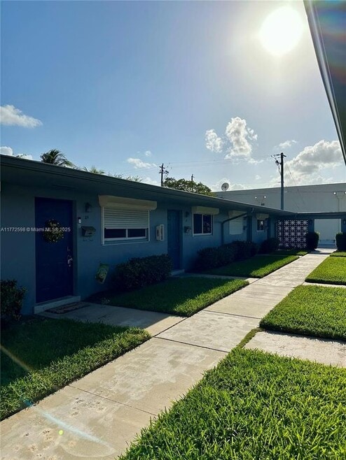 Building Photo - 1821 N 17th Ct