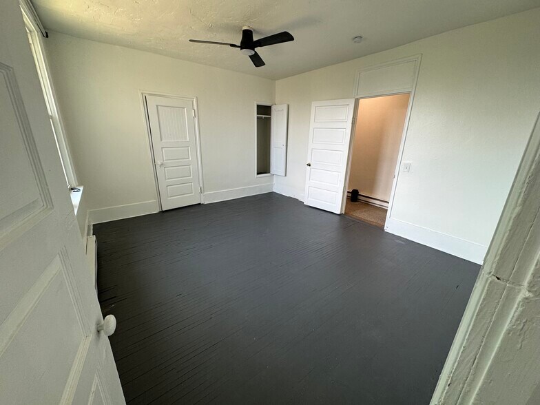 Building Photo - 608 S 24th St