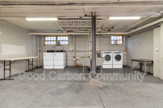 Building Photo - 20 E Morris Ave