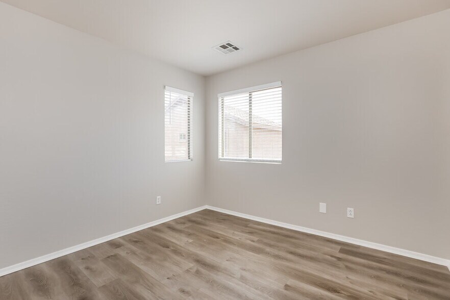 Building Photo - 15535 W Mohave Cir