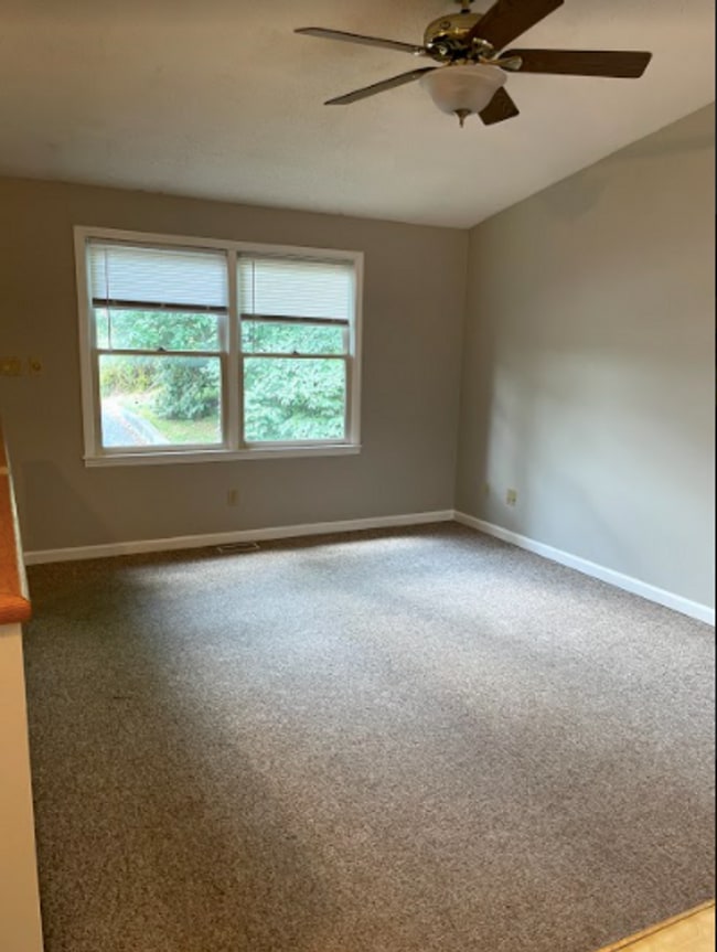 Building Photo - 1513 S Walnut St