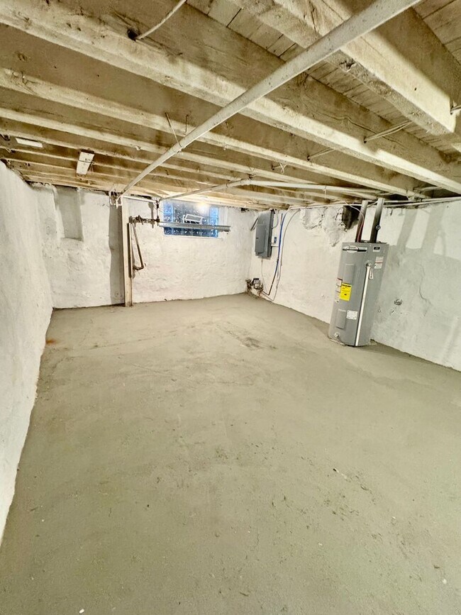 Building Photo - 1827 N Bailey St