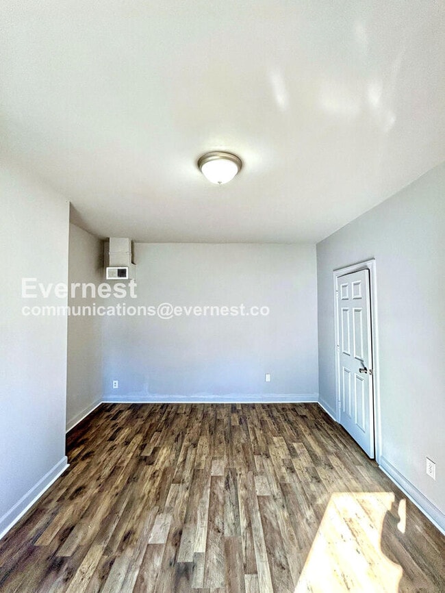 Building Photo - 709 Cameron St