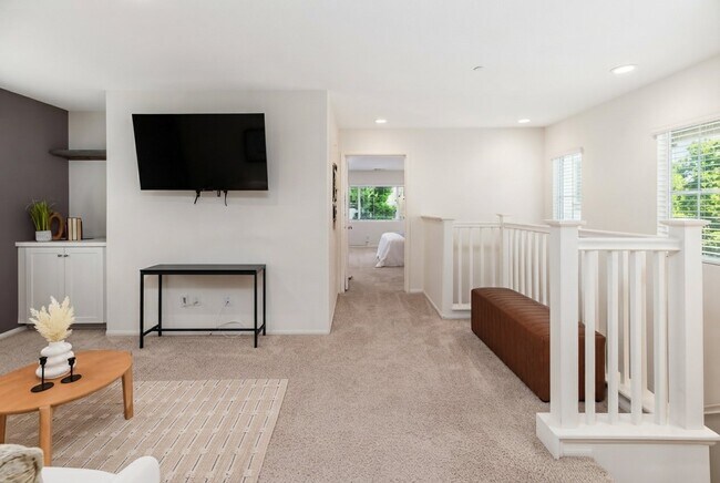 Building Photo - 251 Saratoga Ct