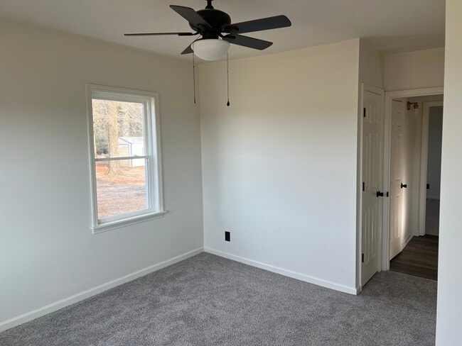 Building Photo - 1859 US-158