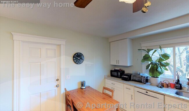 Building Photo - 9 Arlington St