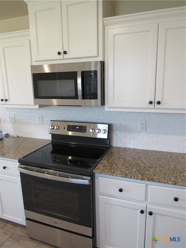 Building Photo - 202 E Avenue H