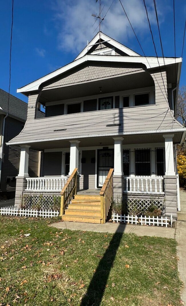 Primary Photo - 12009 Griffing Ave