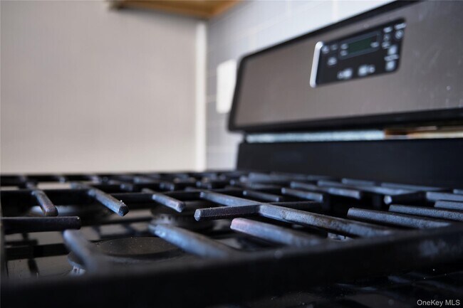 Building Photo - 2 Consulate Dr