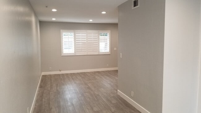 Building Photo - North Davis Condo-Available