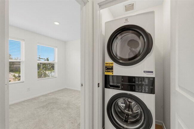 Building Photo - 9323 Speckled Trout Dr