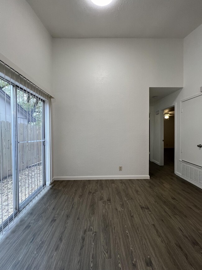 Building Photo - 8846 Meadow Range St