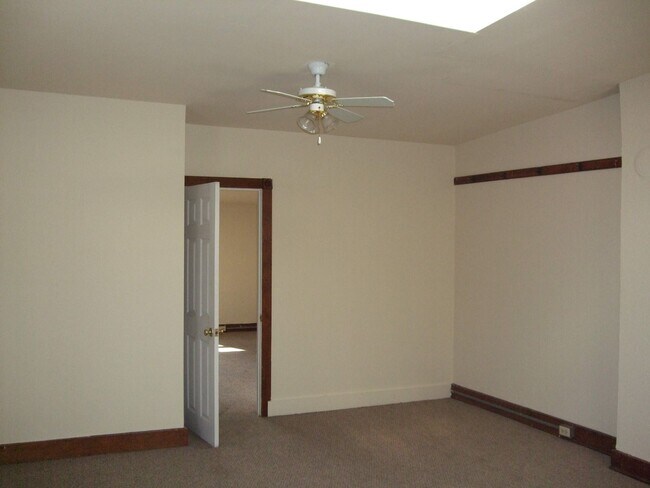 Building Photo - 3255 Bishop St