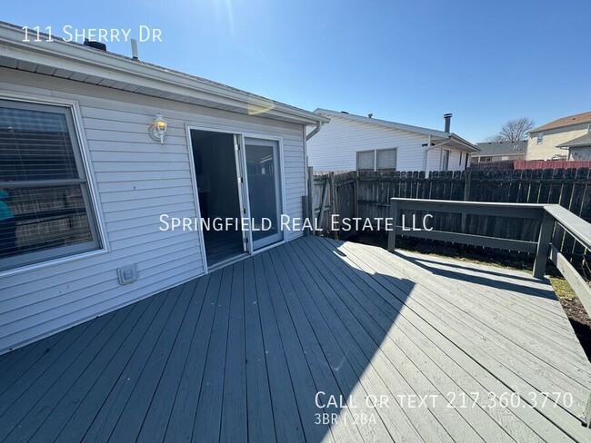 Building Photo - Living Large: Spacious 3 Bed, 2 Bath Home ...