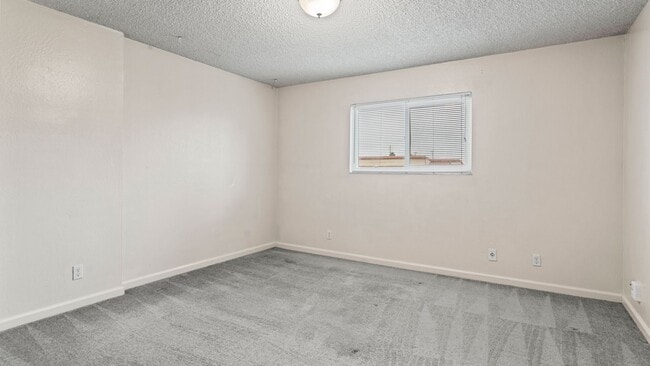 Building Photo - 2 STORY DUPLEX LOCATED IN FAIRFIELD