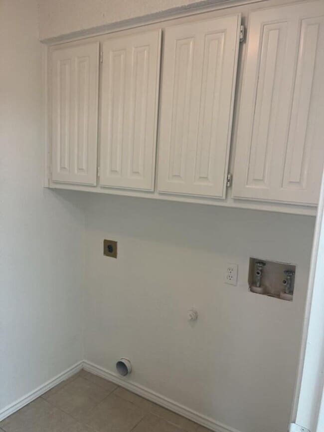 Building Photo - 6302 Meadowmere Ln