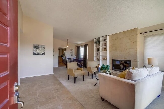 Building Photo - Charming 3 Bed 2 Bath In Spring Valley