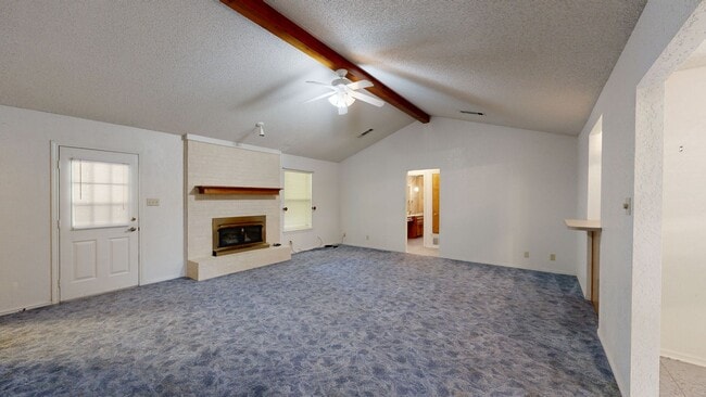 Building Photo - 1711 Redwood Dr